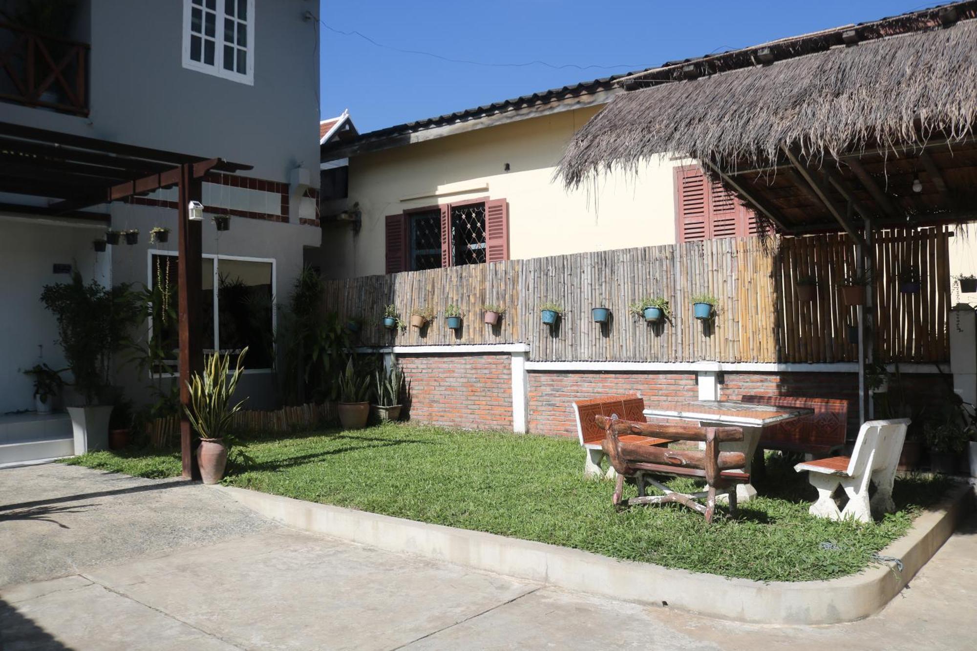 Moon'S House Luangprabang Hotel Exterior photo
